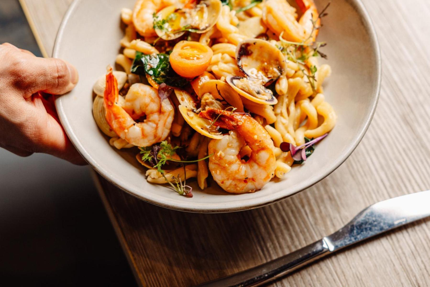 Peppers Waymouth Hotel Аделаида Экстерьер фото Shrimp and pasta